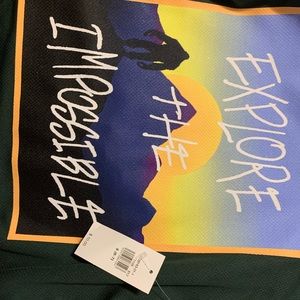 NWT- Old Navy Activewear long sleeve shirt Boys 6/7